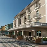 Hotel De La Ville