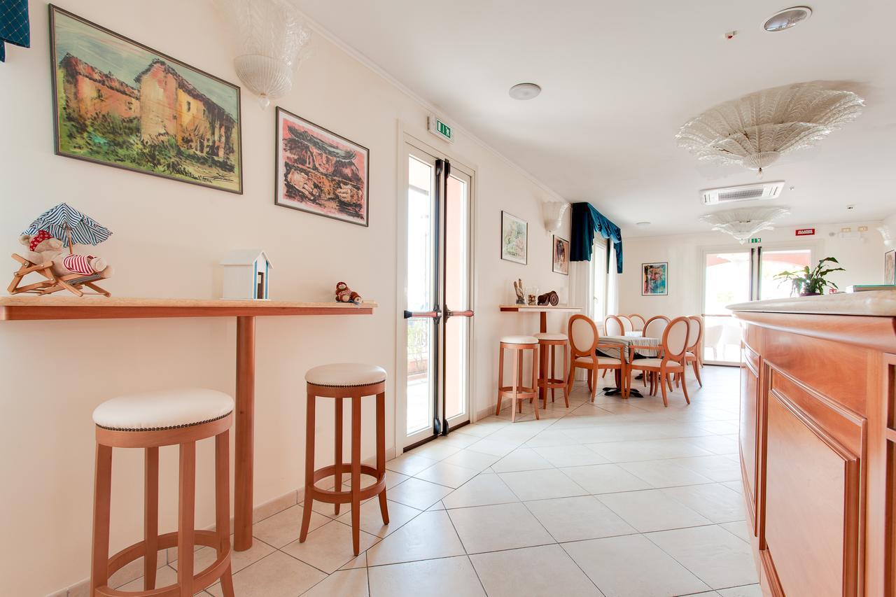 De La Hotel