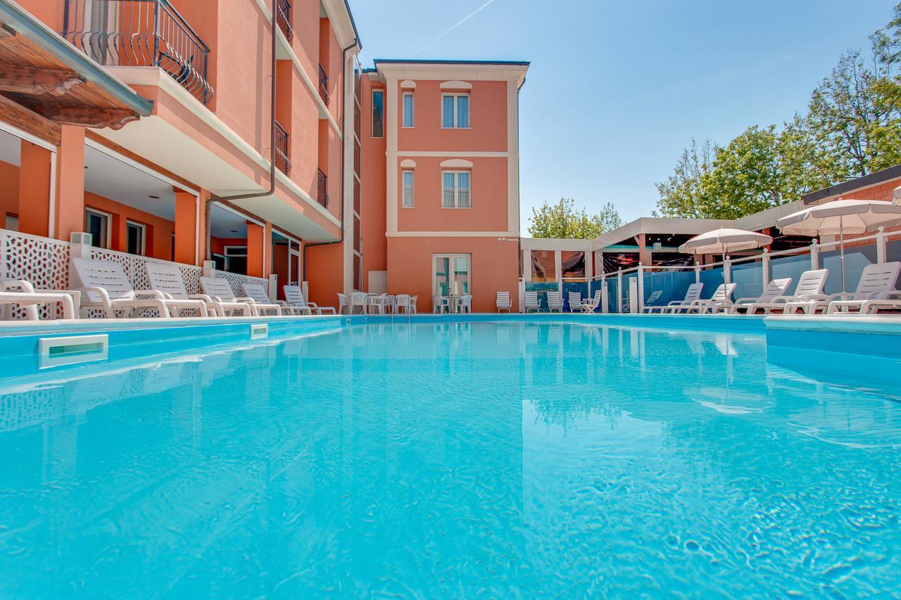 Hotel De La