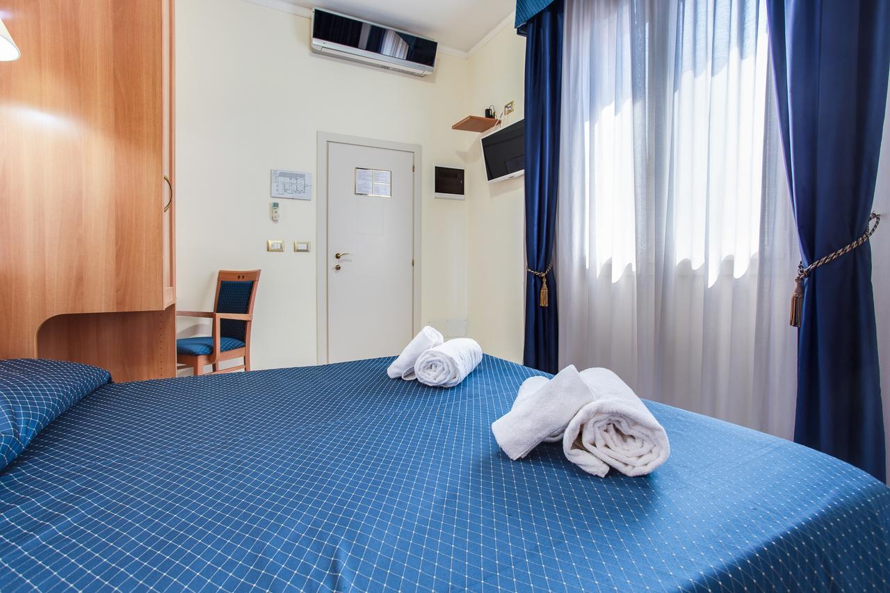 De La Hotel 3*
